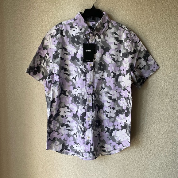 Brand New Men’s DKNY brand Purple Button Down Short Sleeve Shirt - Picture 1 of 3